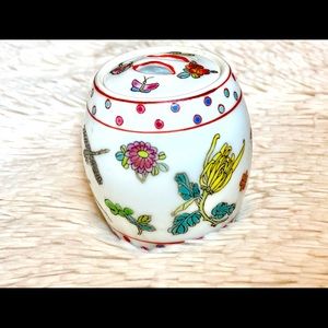 Vintage Jingdezheng Porcelain Ginger / Trinket Jar